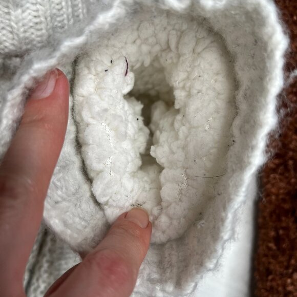 2 Pairs of Slipper Socks Brown Bear with Bows White Cable Knit Sherpa Faux Fur - Picture 10 of 13